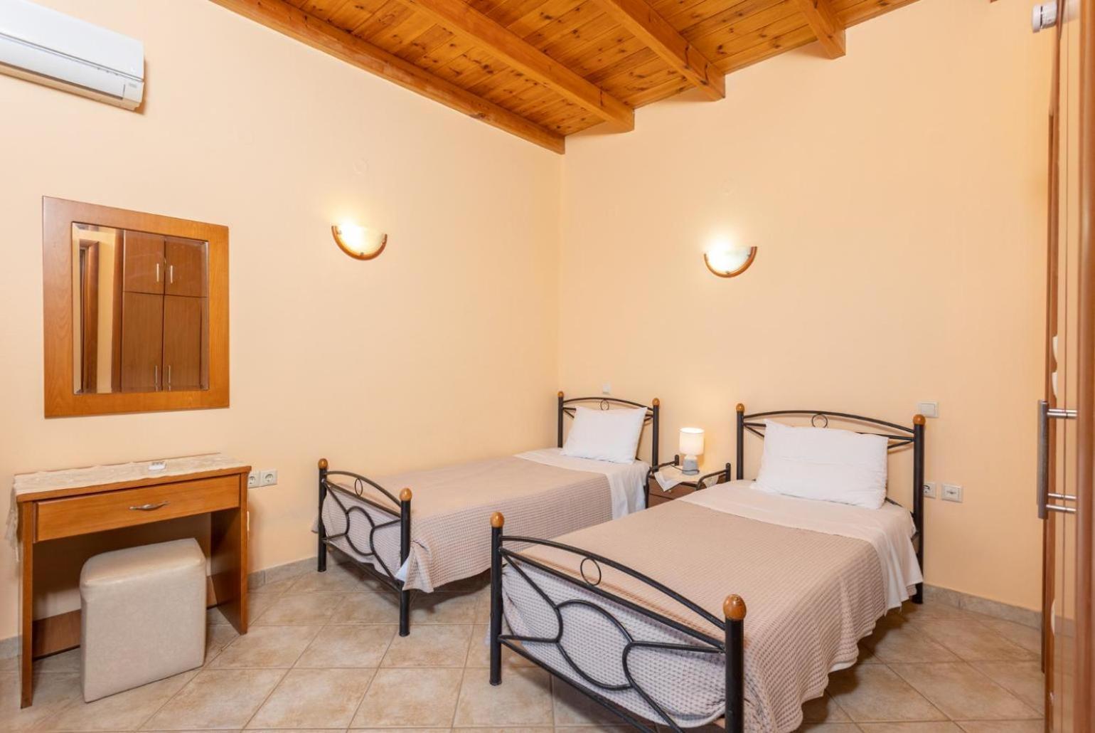 Villa Yeraki Dhrapanítika Buitenkant foto
